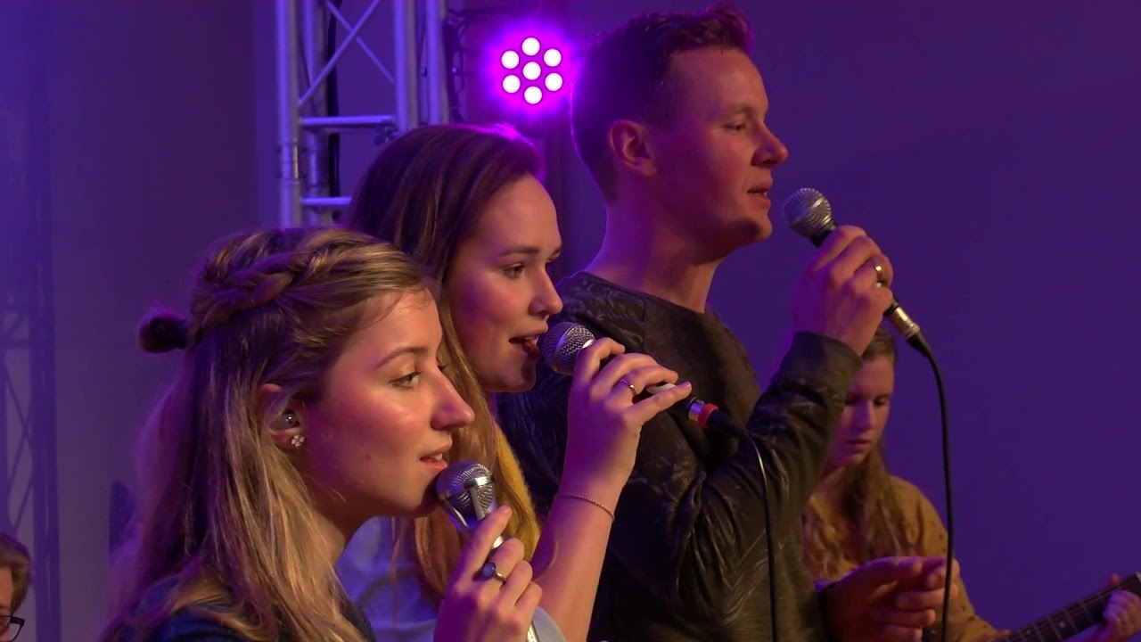 Zie ik sterren aan de hemel staan | Gele Zangbundel 210 - YouTube
