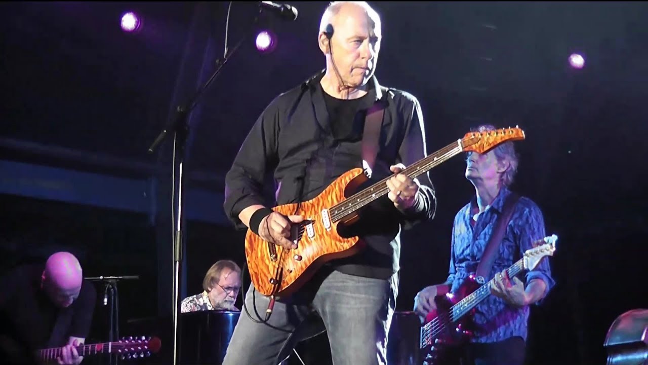 Mark Knopfler-Telegraph Road (final) Barcelona 2015 (2 CAM-HQ)