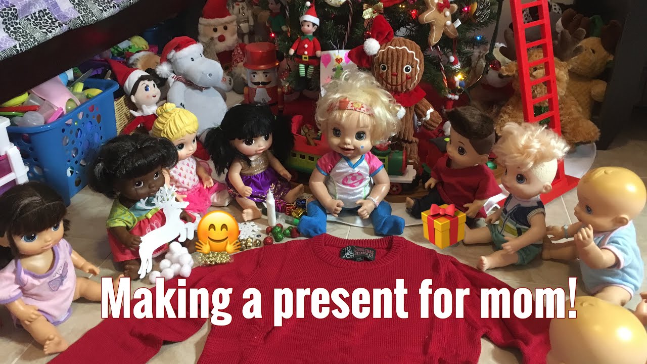 BABY ALIVE DOLLS Make a Christmas sweater for mommy! YouTube