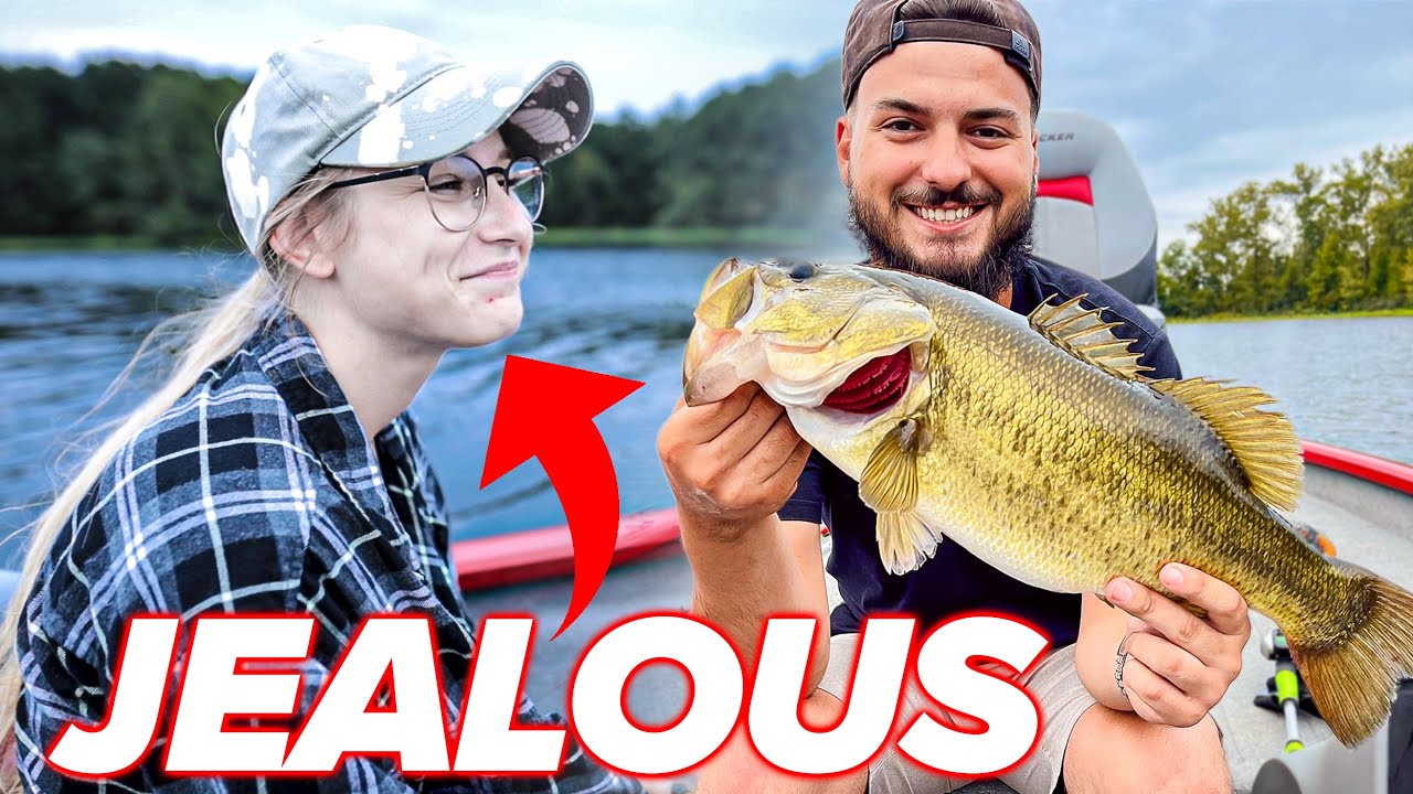 Taking My Girlfriend Fishing but I Catch All The Fish. YouTube