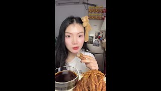 🔴 LIVE: Cozy Chinese Girl Eat & Talk, Gentle ASMR Eating Sounds & Relax Mukbang Vibes screenshot 2