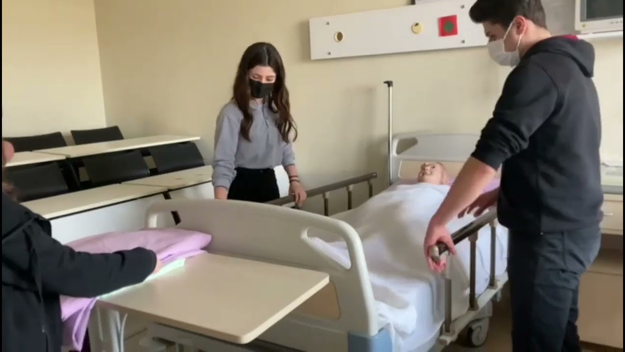 İÇİNDE HASTA BULUNAN HASTA YATAĞI DEĞİŞİMİ