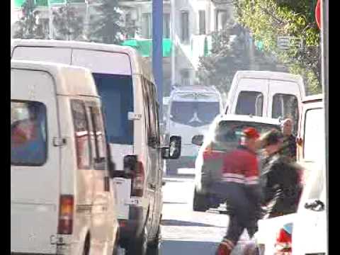 ახალგაზრდები ქვეითად მოსიარულეებსა და მძღოლებს მოძრაობის წესების დაცვისაკე მოუწოდებენ