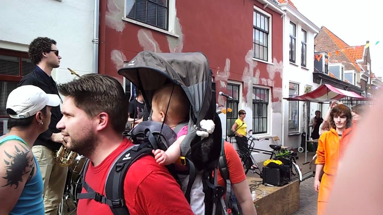 Me & Mr Jones queensday 2012 YouTube