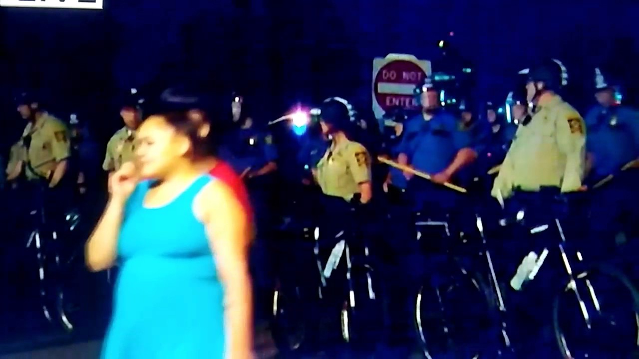 Philando castile protesters maced facebook giriş