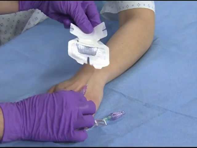 3M Tegaderm IV Dressing 1683 Application and Removal | 3M Critical &  Chronic Care Solutions