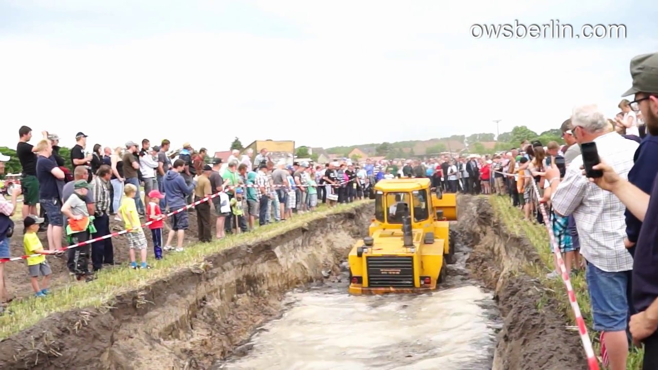 Zettelmeyer ZL 1801 im Schlammloch versenkt.