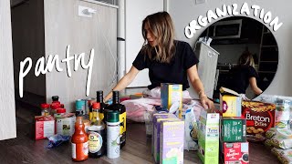 ORGANIZING MY PANTRY (after living here for 2 weeks oops lol)