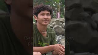 Download Lagu Rendi, Kuli Remaja Pengangkut Batu Berjuang demi Keluarga MP3