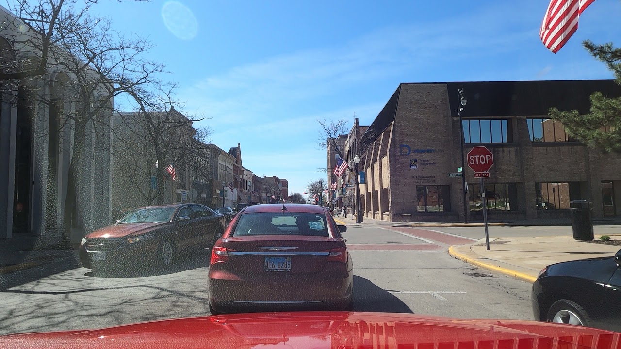 Driving thru North Main Street Fond du Lac Wisconsin 4k
