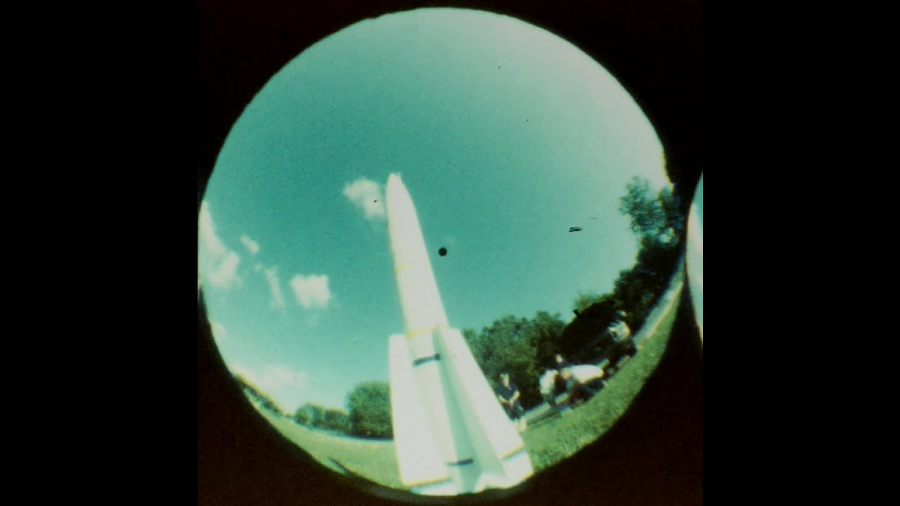 Slow Motion 200fps rocket launch on 16mm film using Traid 200V camera
