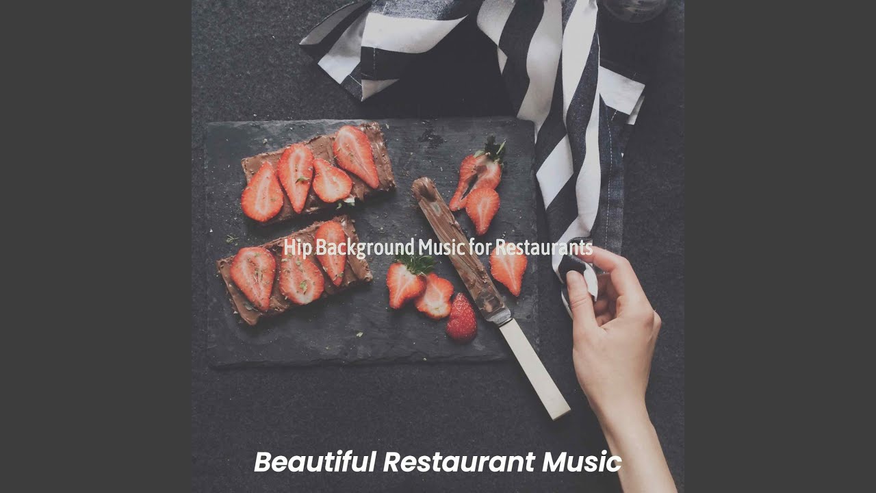 Bright Outdoor Dining