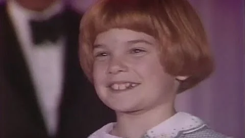 Louanne Sirota Sings "Tomorrow" From The Musical, Annie (1979) - MDA Telethon