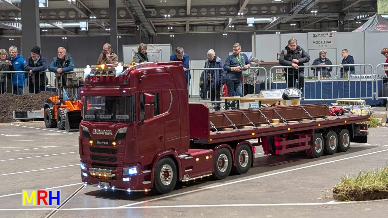 Messe Rundgang Erfurt 2025 ,      Trucks, Boote, Autos, Dioramen, Eisenbahnen, Flugzeuge usw......