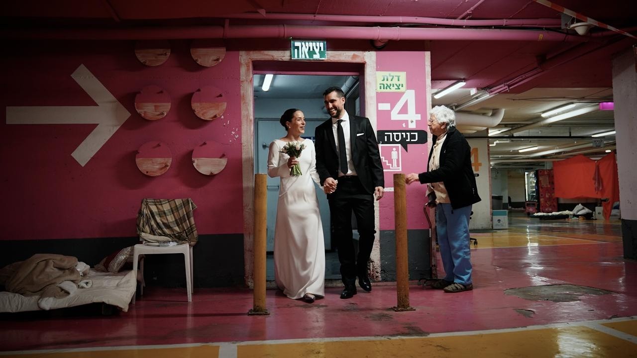 חתונה במלחמה | הזוג שנישא בחניון הדיזנגוף סנטר - רגעים אור סיט