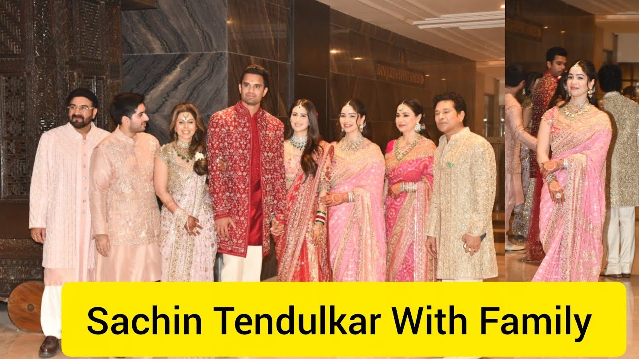 Congratulations arjuntendulkar With Wife Saaniya Chandhok With Family At Wedding Reception in Mumbai