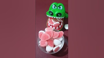 CROCODILE BITE MUKBANG GUMMI HEART CANDY #asmr #toys #subscribe #satisfying #shorts
