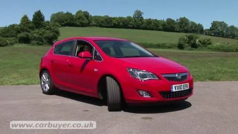 Vauxhall Astra hatchback review 2010 - CarBuyer