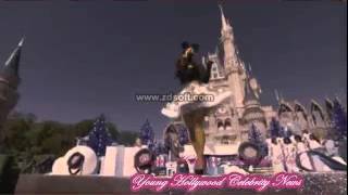 Ariana Grande Goes All 'Hercules' for Disney Christmas Day Parade - Watch Now! This Video