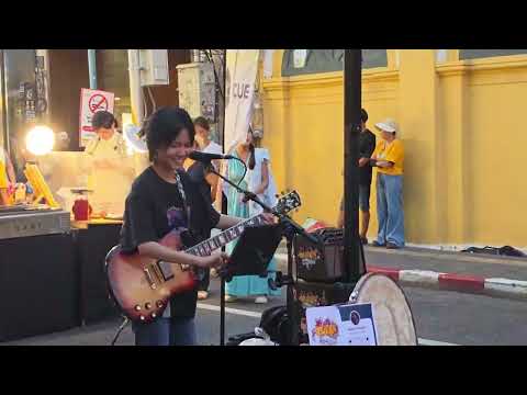Queen On Street Live