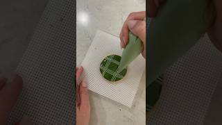 Plaid Christmas cookies 🎄so fun & easy and a perfect design with every Christmas set!