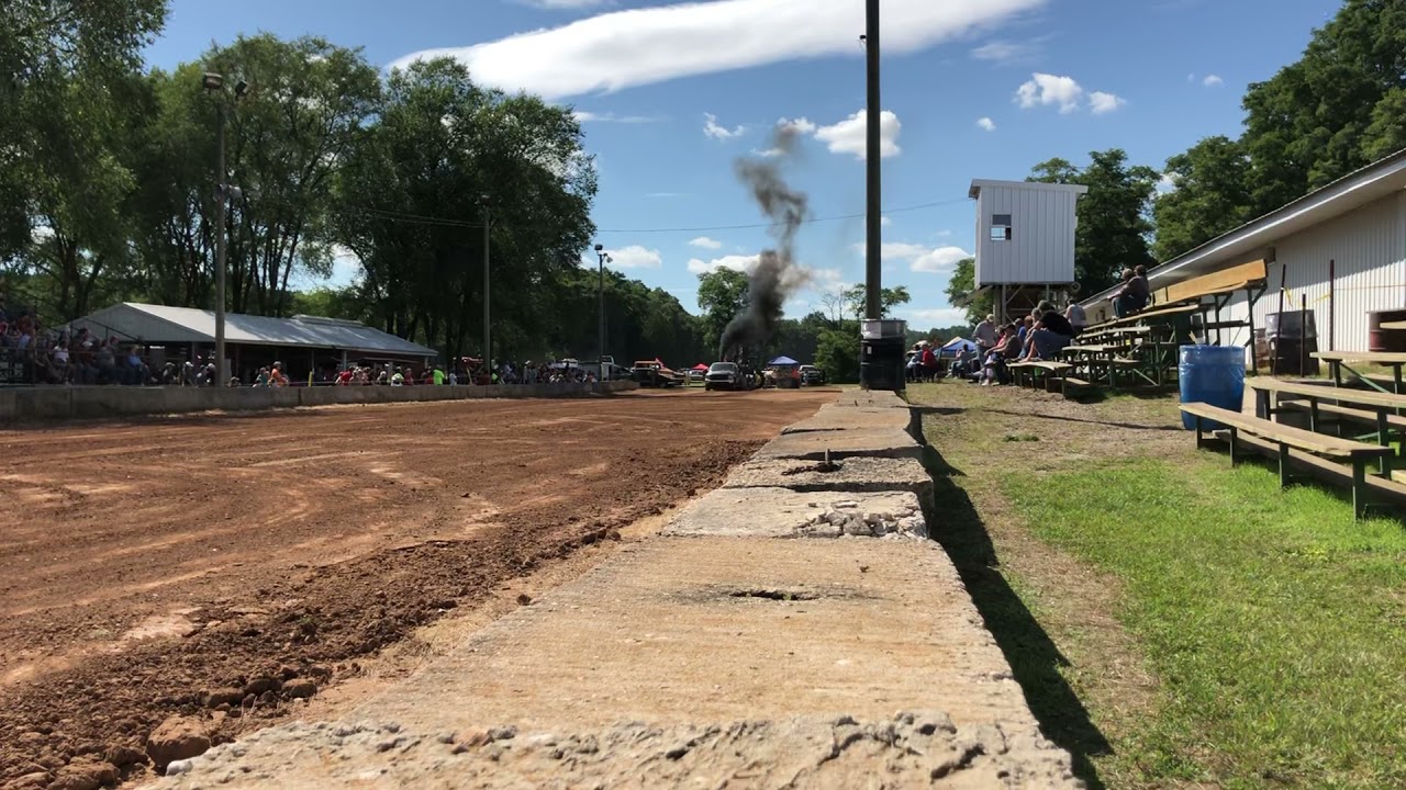 6.0 powerstroke sled pulling chassis drama. Warren 330s/s476