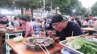 【阿星探店】汉中串串老店生意扛硬，5毛一串人挤人吃火锅，既有重庆味又有成都味