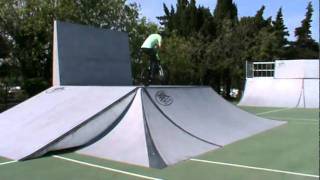 Bmx tricks: 540 funbox