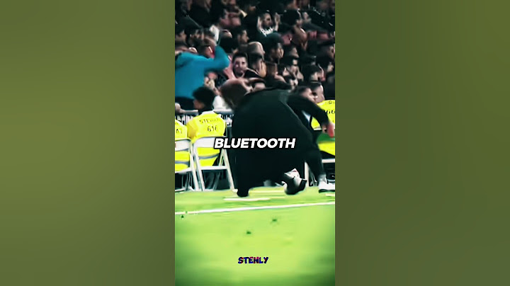 Hansi Flick is controlling Barça players with Bluetooth 😳🧠