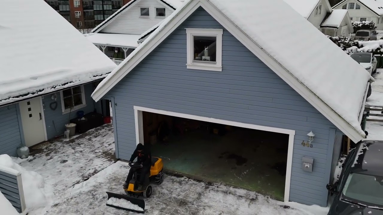 Snowblade on Stiga villa 520 HST lawn tracktor 