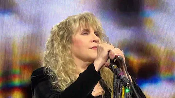 Stevie Nicks - Outside the Rain/Dreams (front row video!) Seattle, WA 3/15/23 Solo Show