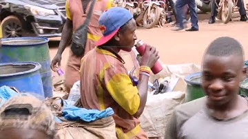 Here is the painful life of a garbage collector