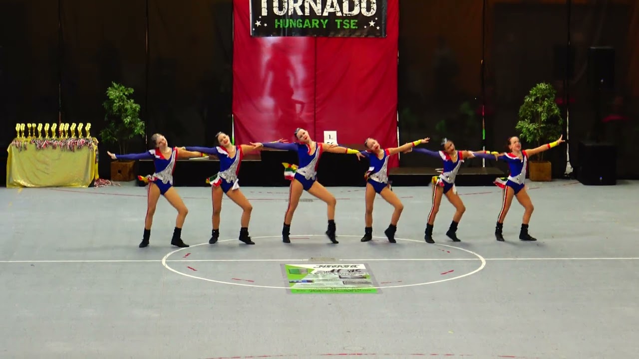 FANATIC-SIXTERS, junior kisformáció