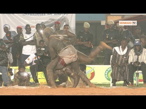 Regardez Le Combat Balla Gaye N°2 Vs Modou Lô En Qualité HD