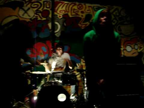 SkyscrapersWalkAmongUs-TheRaddestChicksNeverSayDie(Live)