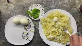 طريقة عمل بيض مسلوق مع بطاطس بدقيقة