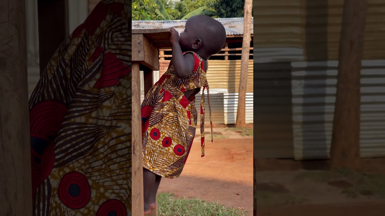 Улыбка Дебеи — результат вашей любви и заботы, благодаря которым она растет, ощущая вашу доброту ...