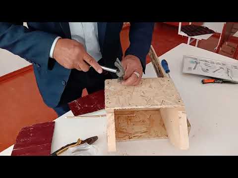 Video: DIY куш фидери. Канаттууларга жем берүүчү каражатты кантип жасоо керек
