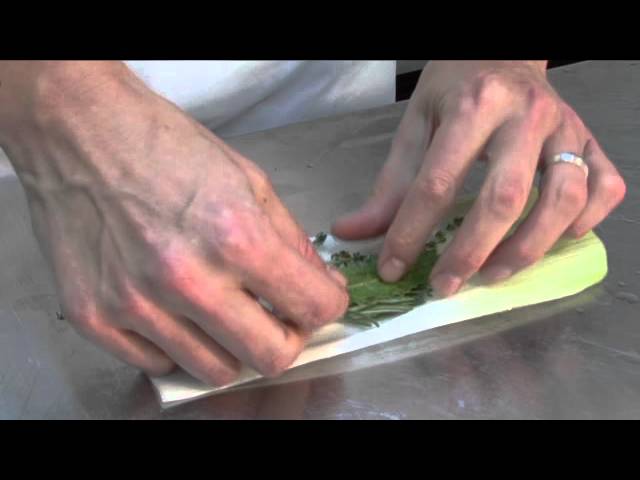 How to Make Bouquet Garni :: Free Video - Cottage in the Oaks