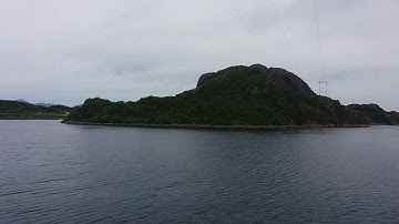 The Driving Vlog - Lofoten islands, Norway. (Zhiyun Smooth Q hand gimbal test).