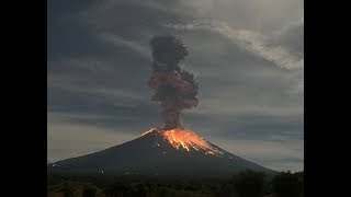 Gunung agung erupted at 02:09 wita. timelapse video, recorded in
tulamben, karangasem, bali. music by aleksandr shamaluev,
https://www./watch?v=py...