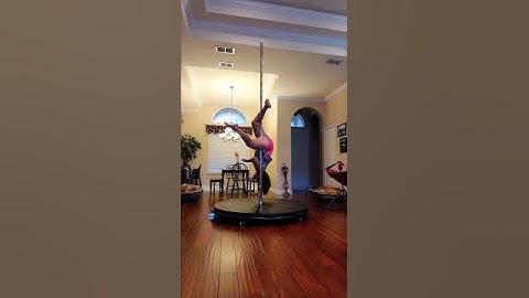 inside leg hang to thigh hold #workout #fitness #poledance