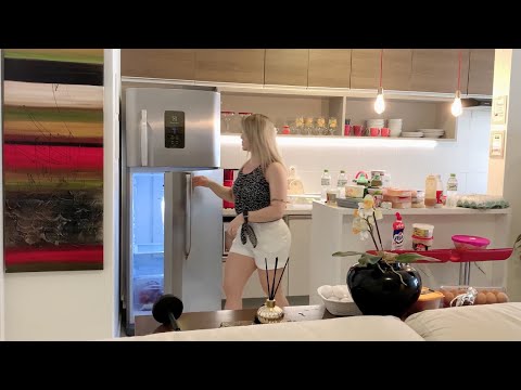 Vídeo: Vida Profissional Para A Dona De Casa Na Cozinha