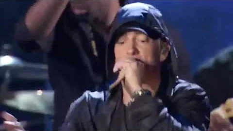 EMINEM - NOT AFRAID. EN VIVO.