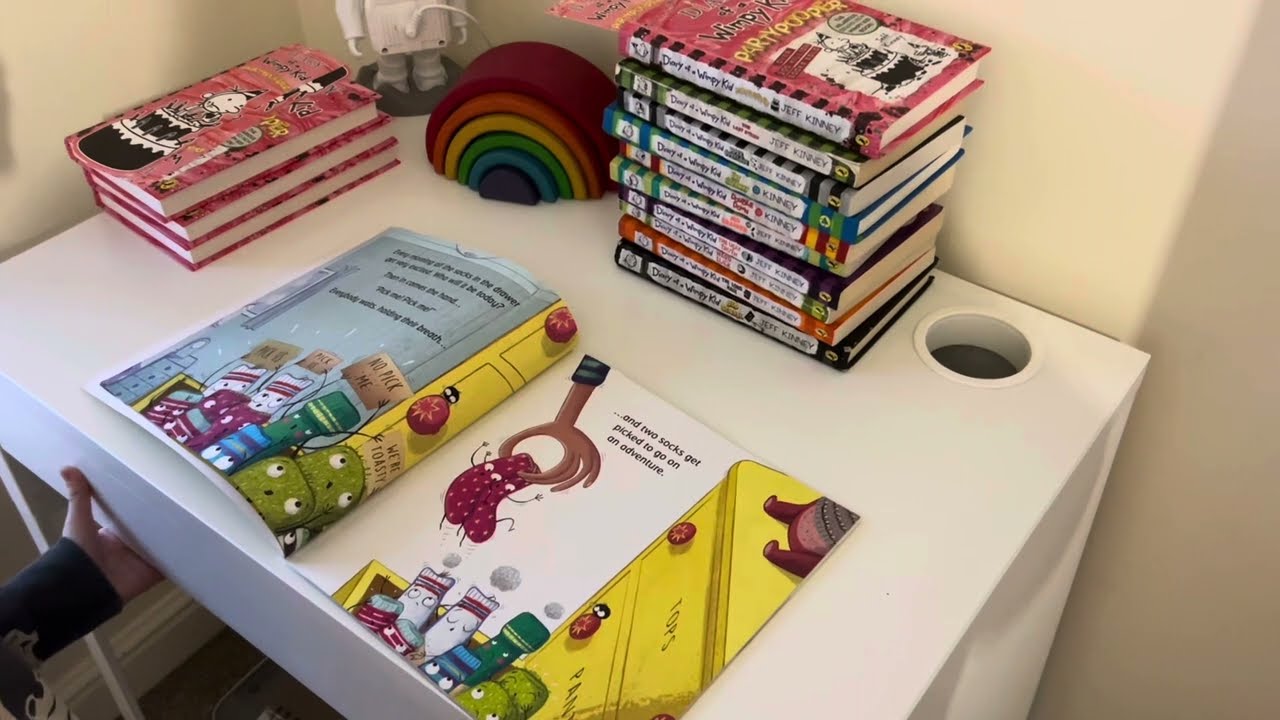 Simon Sock 🧦 by Sue Hendra and Paul Linnet - Read Aloud 