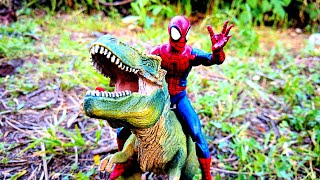Spider-Man & Dinosaurs + Marvel's Captain Britain, Red Guardian action figures & T-Rex #shorts