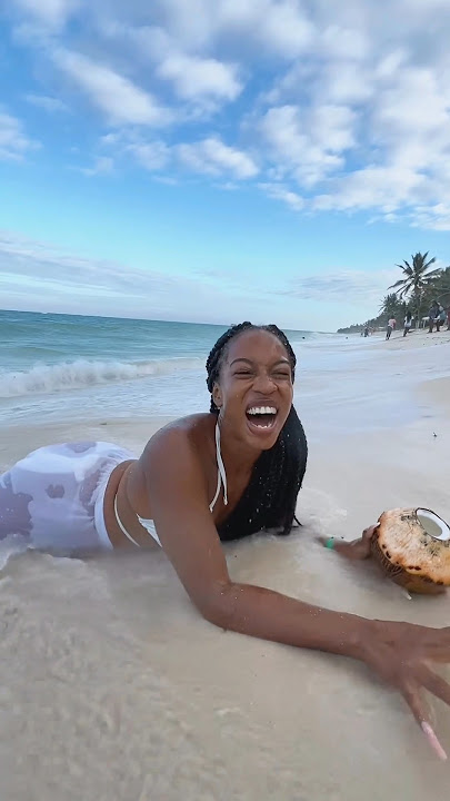 DIANA BAHATI VACATION IN MOMBASA