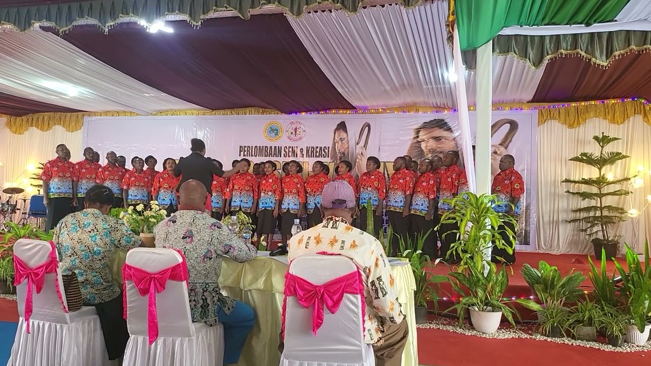 JUARA I PADUAN SUARA KOORDINATOR PANIAI THN 2023 OKTOBER DI DEIYAI