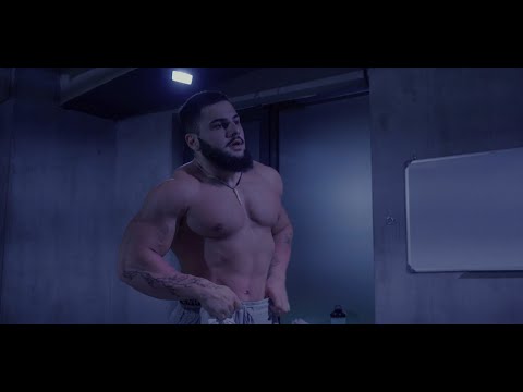 ბოდიბილდინგი: დელტები და ცოტა პოზირება