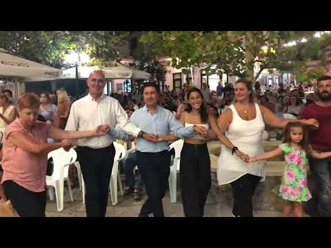 Σε Λέρικους μουσικούς ρυθμούς χορεύει ο δήμαρχος του Μπόντρουμ